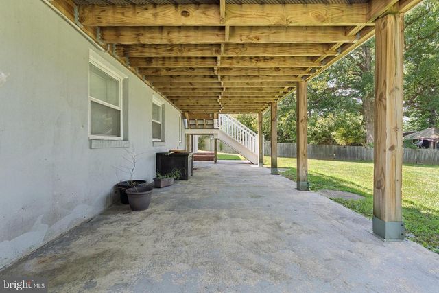 8816 SAUNDERS LN, Lanham, MD 20706