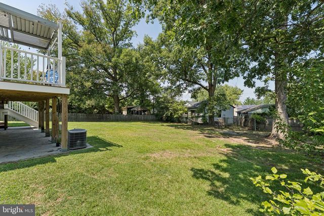 8816 SAUNDERS LN, Lanham, MD 20706