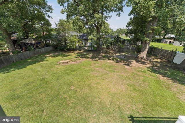 8816 SAUNDERS LN, Lanham, MD 20706
