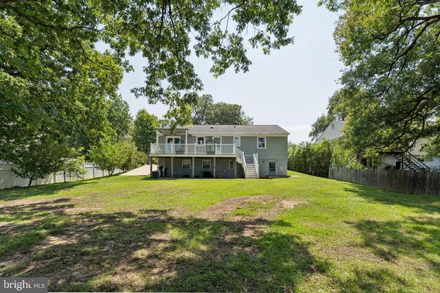 8816 SAUNDERS LN, Lanham, MD 20706