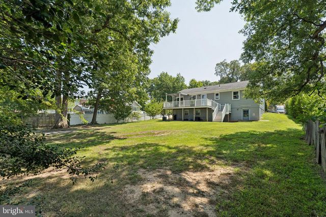 8816 SAUNDERS LN, Lanham, MD 20706