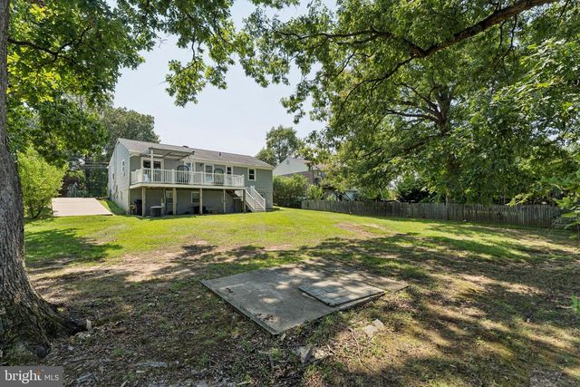 8816 SAUNDERS LN, Lanham, MD 20706