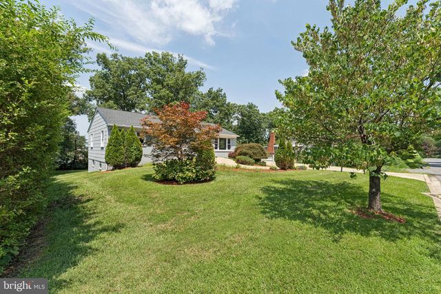 8816 SAUNDERS LN, Lanham, MD 20706