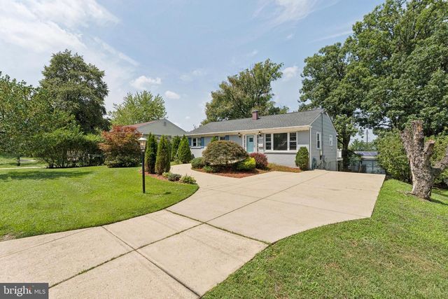 8816 SAUNDERS LN, Lanham, MD 20706