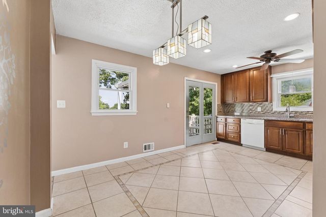 8816 SAUNDERS LN, Lanham, MD 20706