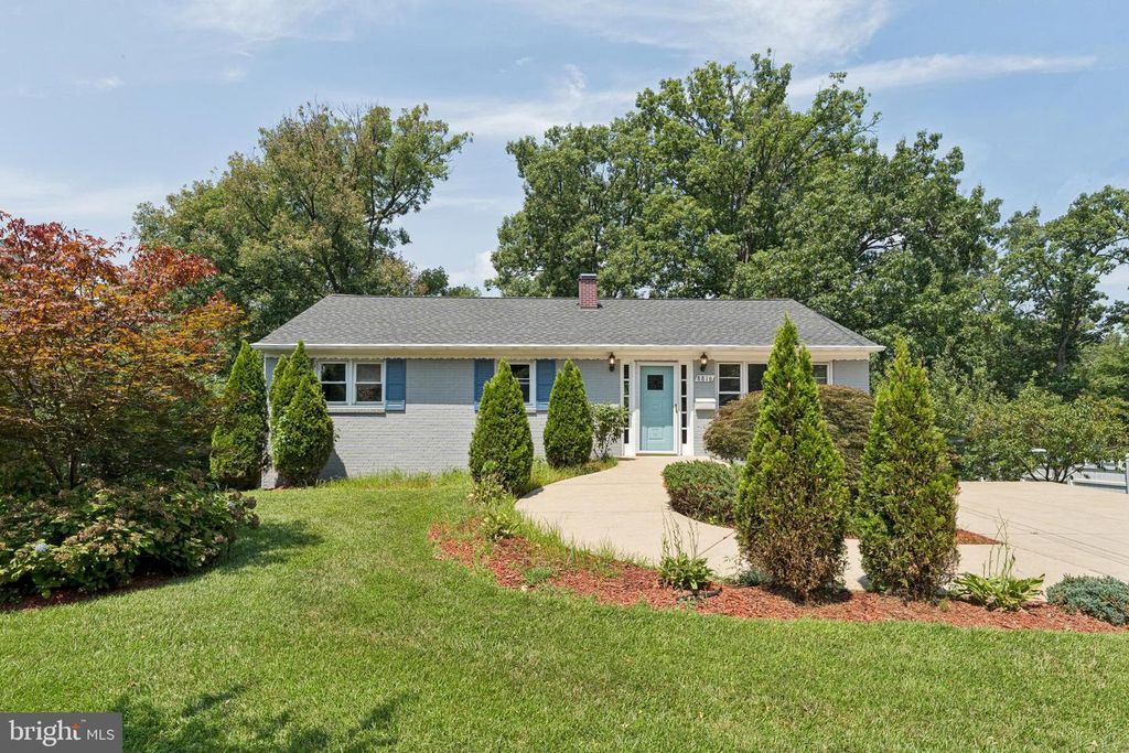 8816 SAUNDERS LN, Lanham, MD 20706