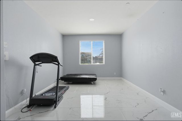 5406 Mensen Drive, Bakersfield, CA 93313