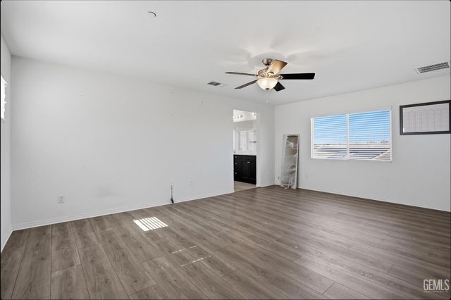 5406 Mensen Drive, Bakersfield, CA 93313