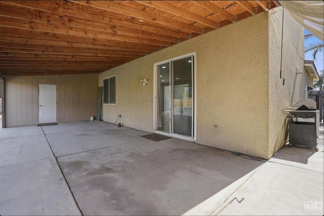 5406 Mensen Drive, Bakersfield, CA 93313