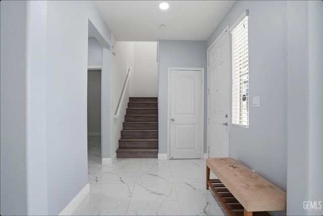 5406 Mensen Drive, Bakersfield, CA 93313