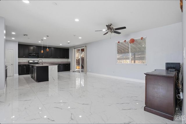 5406 Mensen Drive, Bakersfield, CA 93313