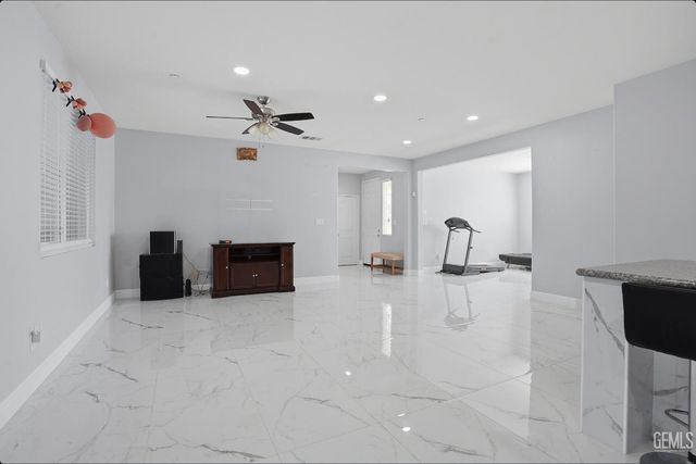 5406 Mensen Drive, Bakersfield, CA 93313