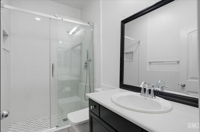 5406 Mensen Drive, Bakersfield, CA 93313