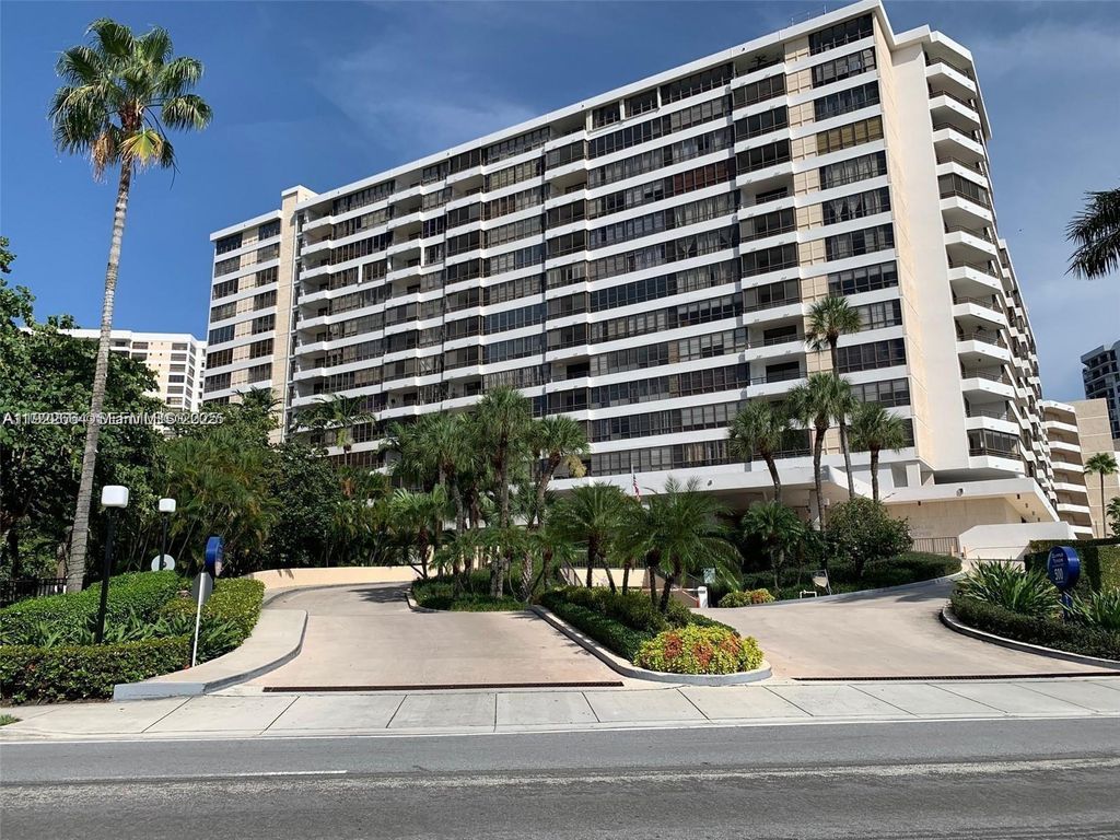 500 Three Islands Blvd 307, Hallandale Beach, FL 33009