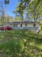 3737 N Walrond Avenue, Kansas City, MO 64117