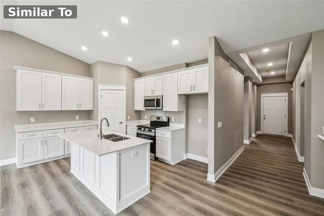 565 NW Georgetown Drive, Waukee, IA 50263