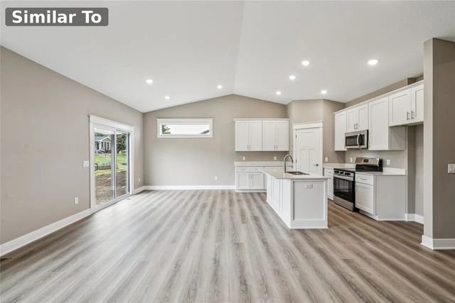 565 NW Georgetown Drive, Waukee, IA 50263