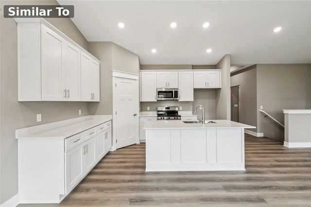 565 NW Georgetown Drive, Waukee, IA 50263