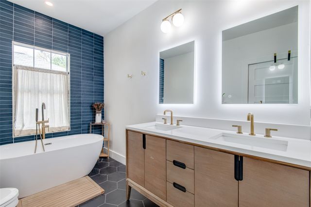 5400 Worth Street, Dallas, TX 75214