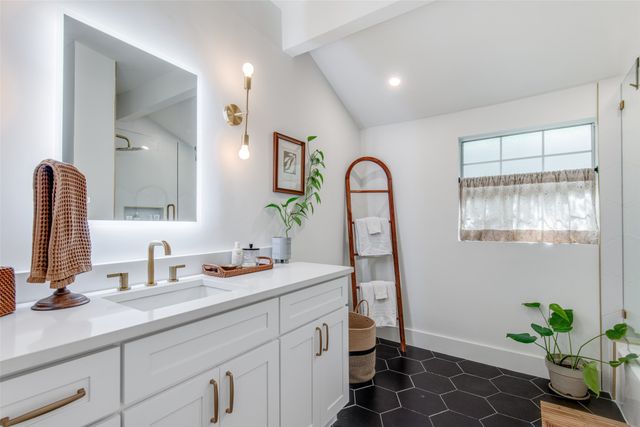 5400 Worth Street, Dallas, TX 75214