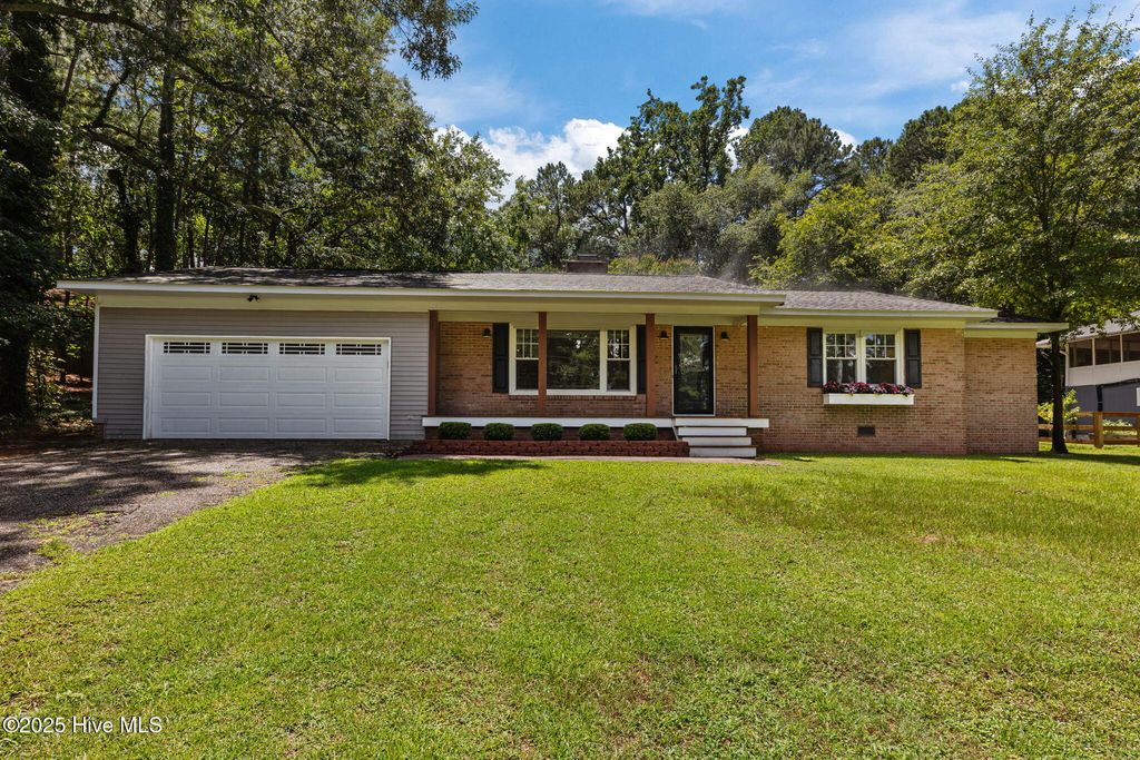 89 S Lakeshore Drive, Whispering Pines, NC 28327