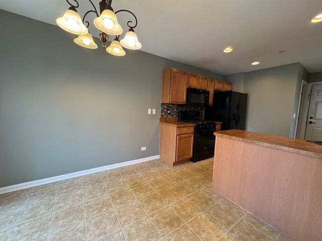 1399 Crimson Lane A, Yorkville, IL 60560