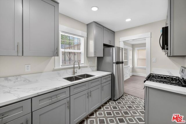 5008 S Wilton Place, Los Angeles, CA 90062