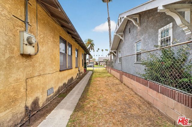 5008 S Wilton Place, Los Angeles, CA 90062