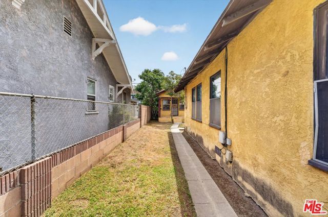5008 S Wilton Place, Los Angeles, CA 90062