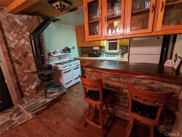 326 Holmes, Sugarloaf, CA 92386