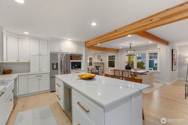 803 W Etruria Street, Seattle, WA 98119