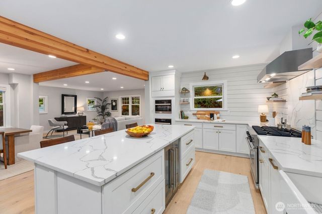 803 W Etruria Street, Seattle, WA 98119