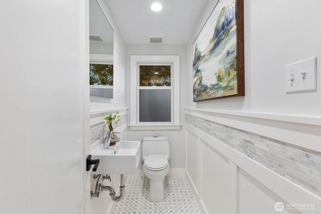 803 W Etruria Street, Seattle, WA 98119