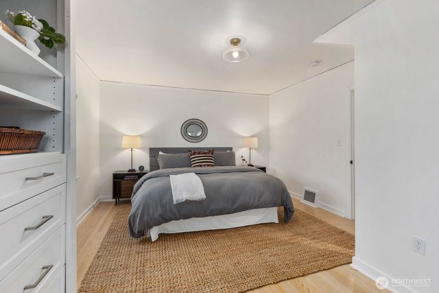 803 W Etruria Street, Seattle, WA 98119