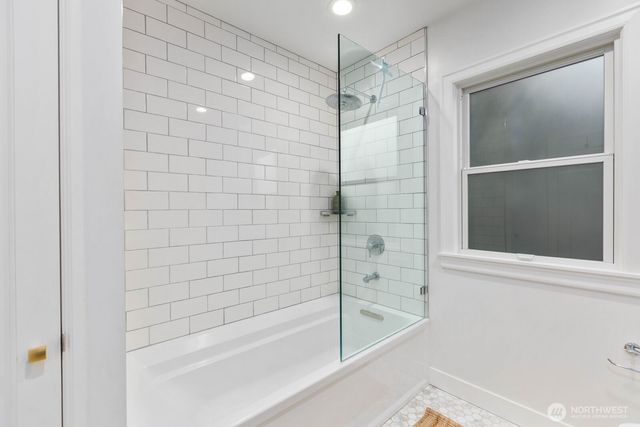 803 W Etruria Street, Seattle, WA 98119