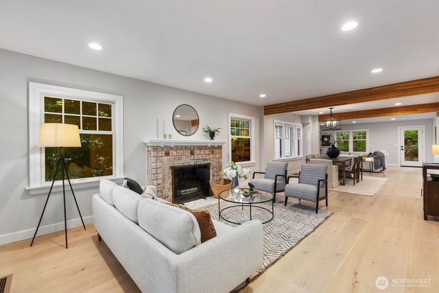 803 W Etruria Street, Seattle, WA 98119