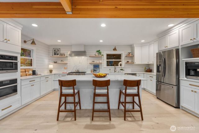 803 W Etruria Street, Seattle, WA 98119