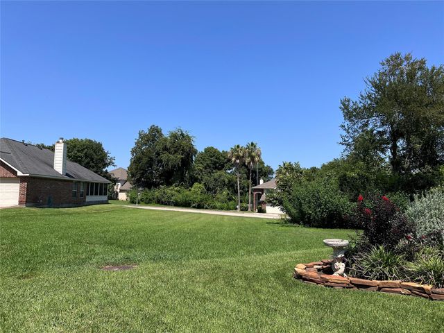 119 Cove Circle, Conroe, TX 77356