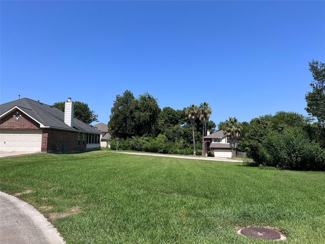 119 Cove Circle, Conroe, TX 77356