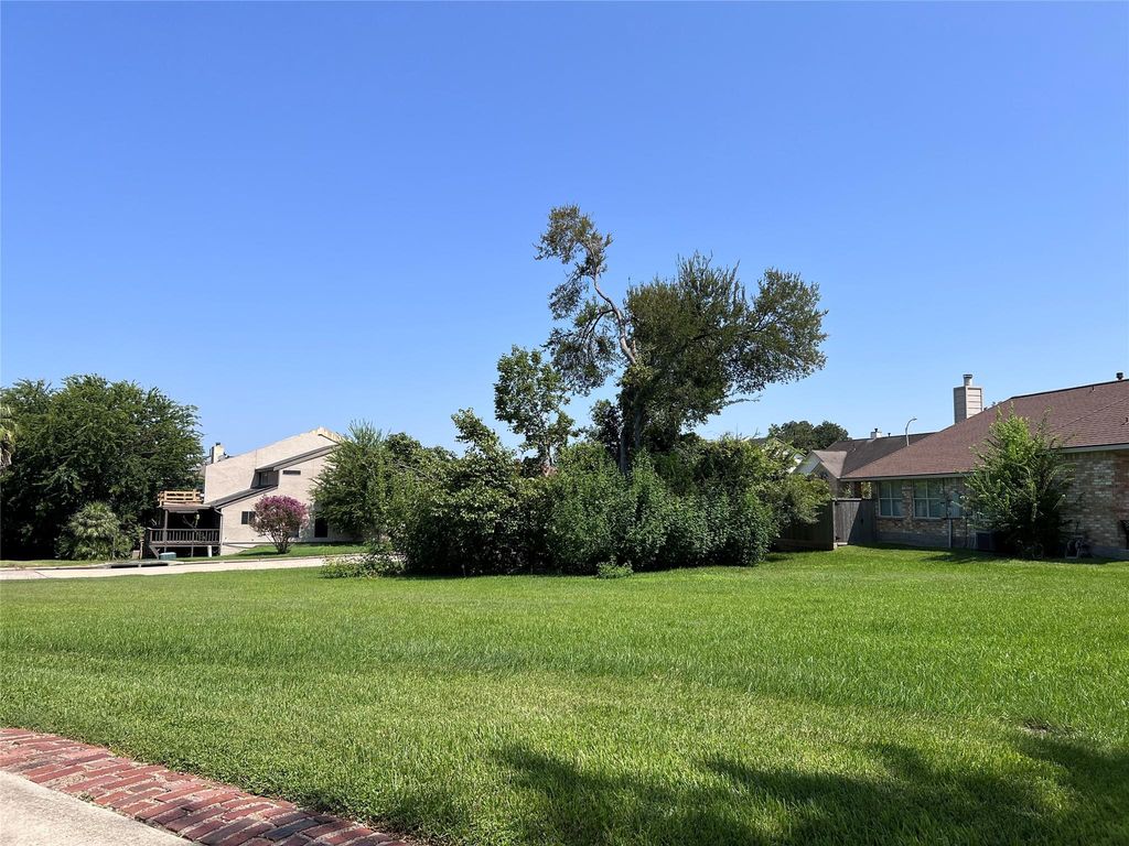 119 Cove Circle, Conroe, TX 77356