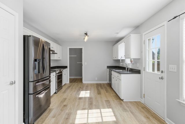 3085 Schoolside St, Murfreesboro, TN 37128