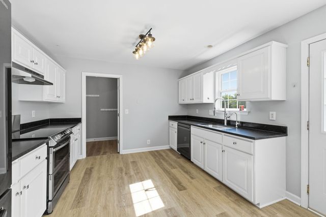3085 Schoolside St, Murfreesboro, TN 37128