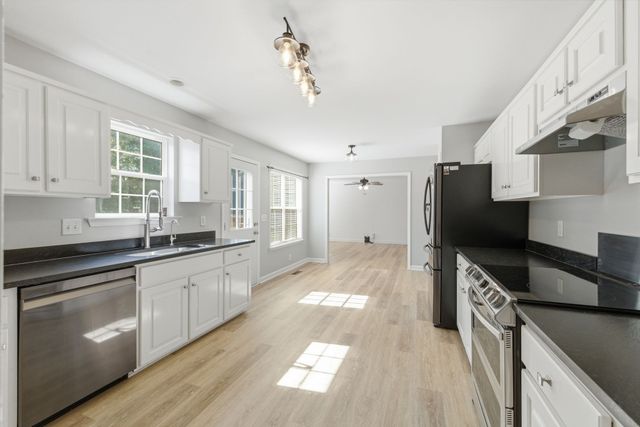 3085 Schoolside St, Murfreesboro, TN 37128