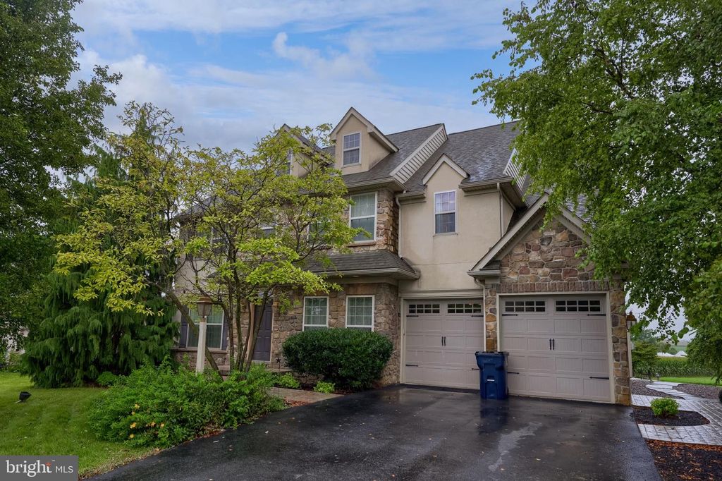 316 WILLOW DELL, Leola, PA 17540