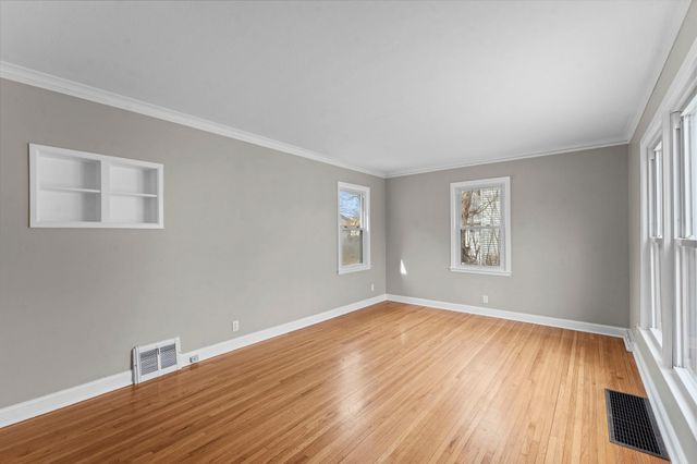 632 7th Avenue S, Hopkins, MN 55343