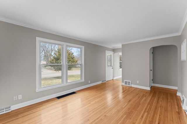 632 7th Avenue S, Hopkins, MN 55343