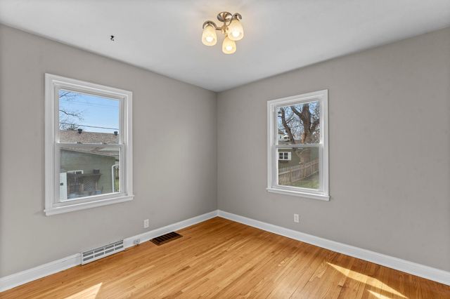 632 7th Avenue S, Hopkins, MN 55343