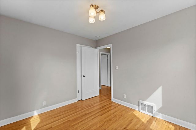 632 7th Avenue S, Hopkins, MN 55343