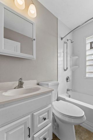 632 7th Avenue S, Hopkins, MN 55343