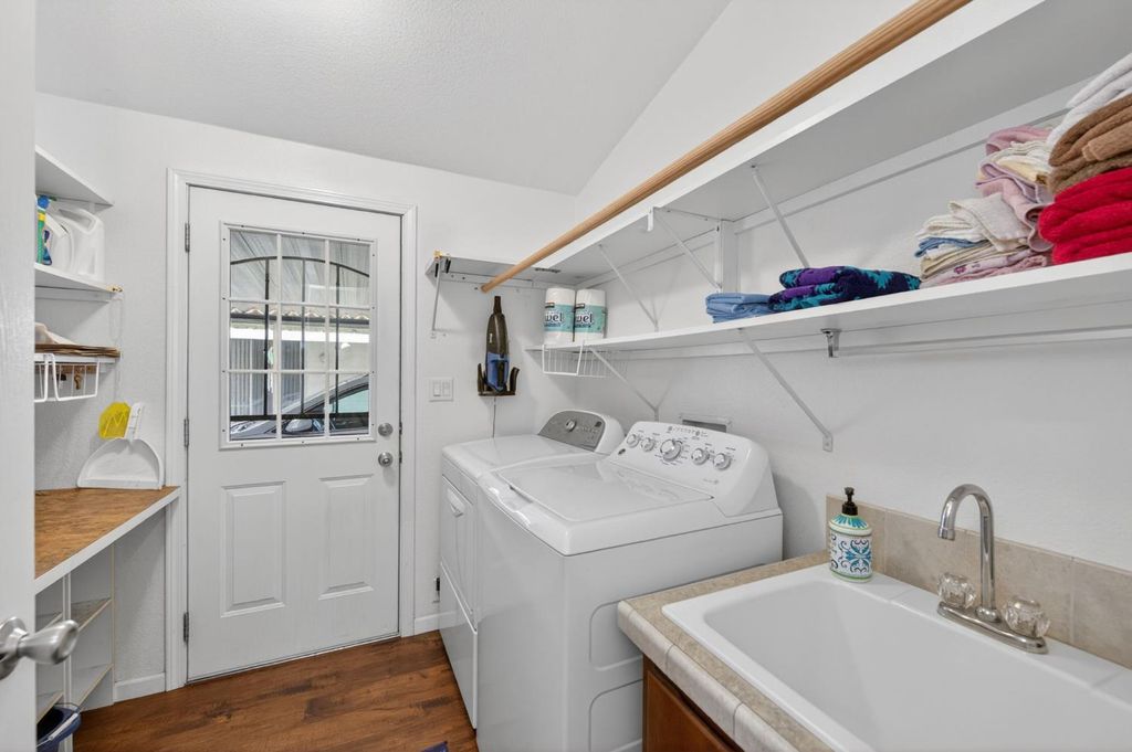 Image 19 of property listing at 1701 Dinuba Avenue # 64, Selma, CA 93662